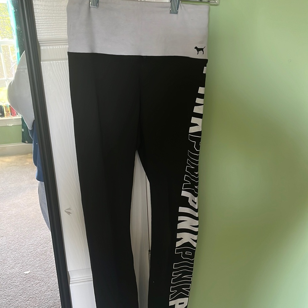 Pink yoga leggings